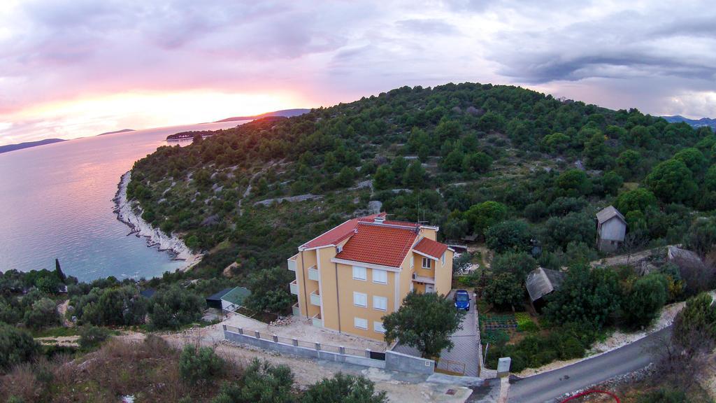 Vila Tatinja Trogir Luaran gambar